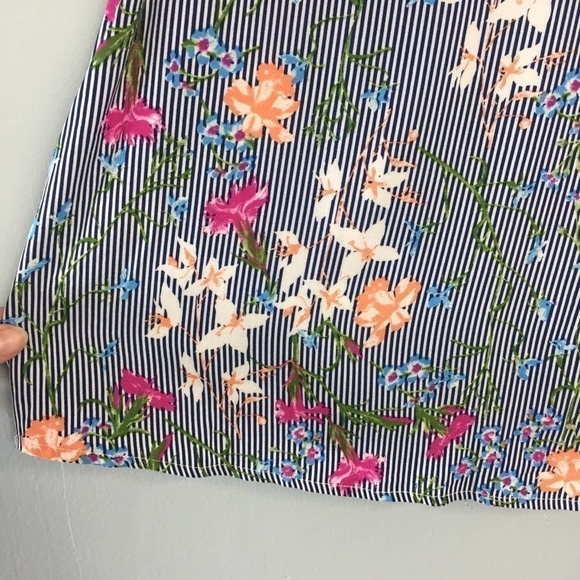 doe & Rae Cold Shoulder Flounce Navy Blue Striped Floral Top Women’s Size S - Picture 6 of 12